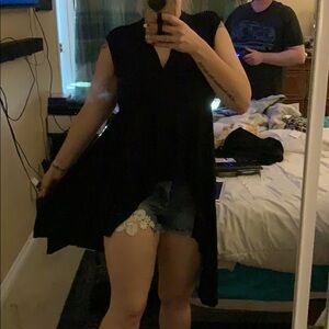 Hi low shirt size small